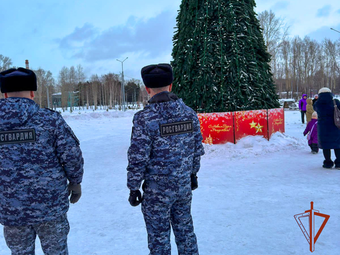 Росгвардейцы обеспечили безопасность предновогодних мероприятий в Кузбассе