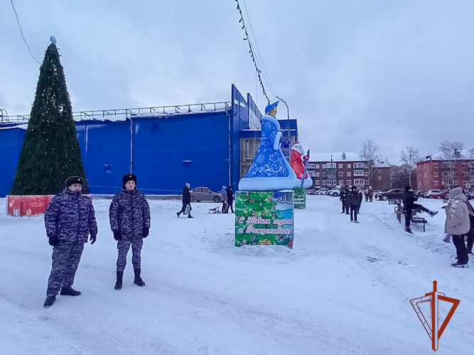 Росгвардейцы обеспечили безопасность предновогодних мероприятий в Кузбассе