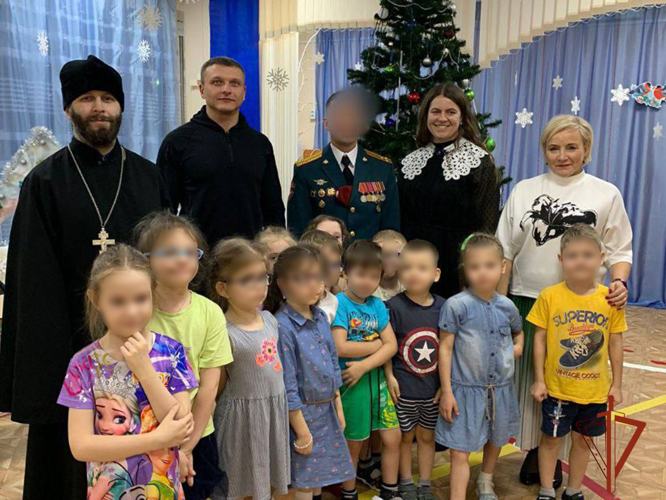 Военнослужащий спецназа Росгвардии стал участником просветительской акции в Кемерове 