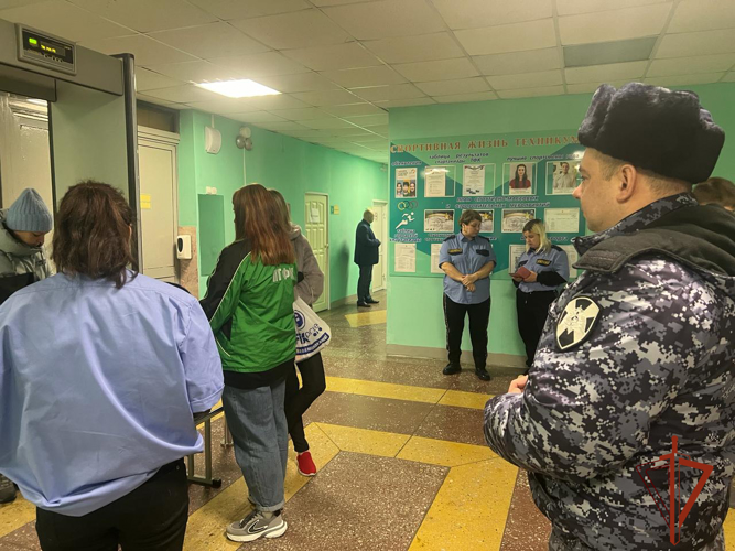 Безопасность чемпионата Кузбасса по спортивной борьбе обеспечили росгвардейцы