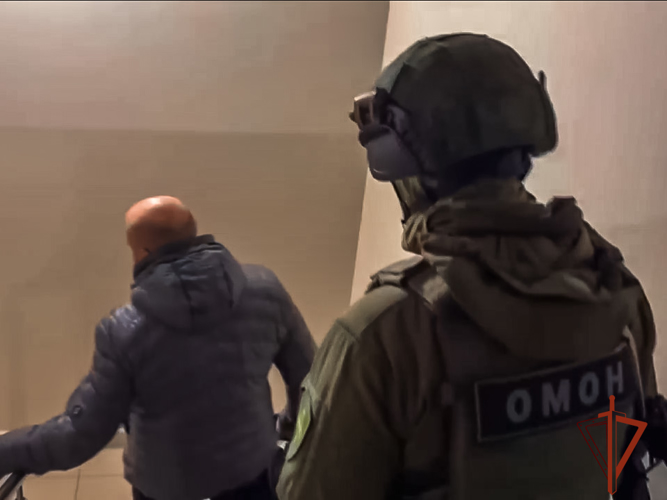 При содействии бойцов ОМОН «Оберег» задержаны подозреваемые во взяточничестве в Кузбассе