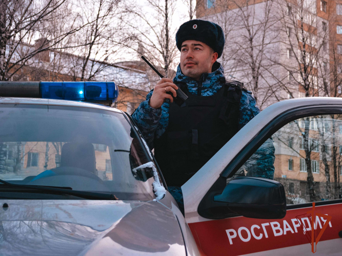 Росгвардейцы задержали похитителя товара из торговой точки (ВИДЕО)