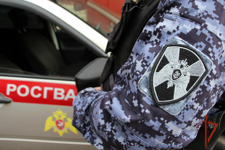 Беловские росгвардейцы пресекли нарушение общественного порядка и защитили имущество горожан
