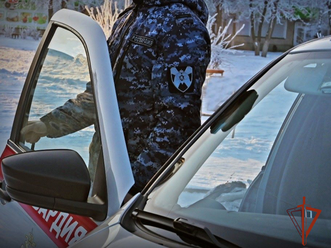 Росгвардейцы задержали похитителя 24 банок пива из торговой точки (ВИДЕО)