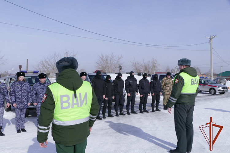 Сотрудники Росгвардии оттачивают мастерство экстремального вождения в Кемерове