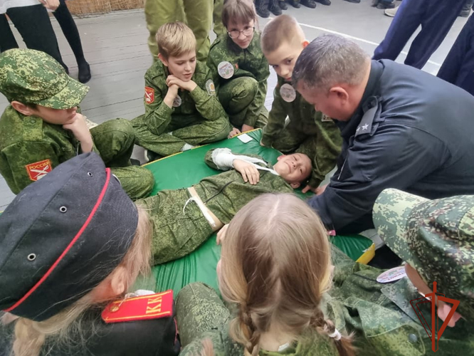Юнгвардейцы стали призерами военно-спортивных соревнований «Тропою Героев»