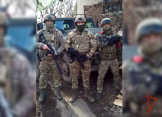 Бойцы Росгвардии поздравили женщин с наступающим праздником из районов СВО (ВИДЕО)