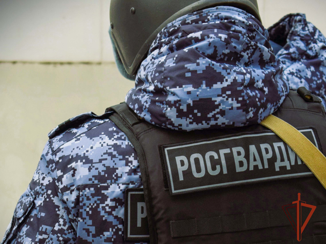 Росгвардейцы защитили врача от неадекватного пациента в медицинском учреждении
