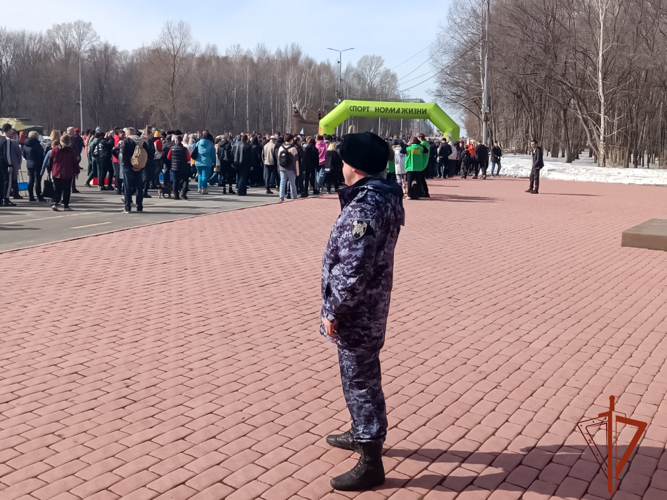 Безопасность спортивных мероприятий обеспечили росгвардейцы в Кузбассе