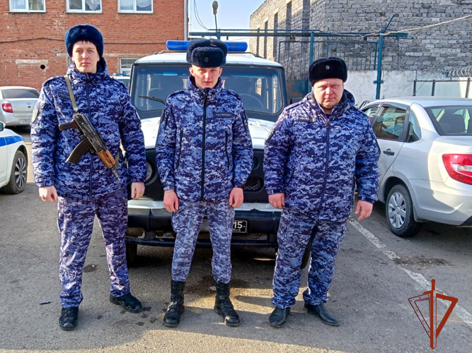 Пропавшую в Мариинске девочку-подростка разыскали сотрудники Росгвардии