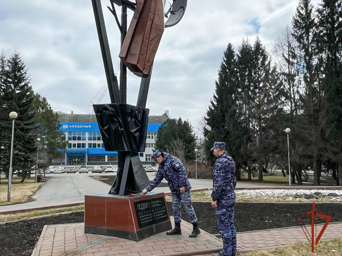 В Кузбассе сотрудники Росгвардии почтили память участников трагических событий на Чернобыльской АЭС