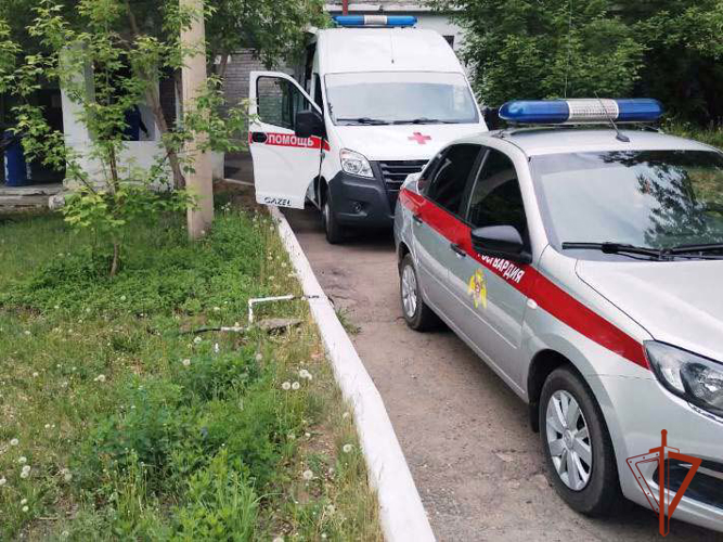 Росгвардейцы пресекли конфликт дебошира с медицинскими работниками