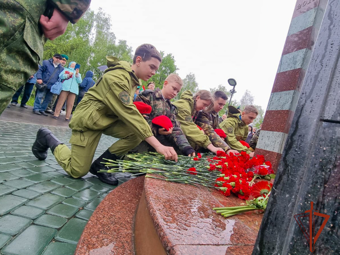 Росгвардия и ветераны отметили 106-летие пограничных войск торжественным митингом в Кемерове 