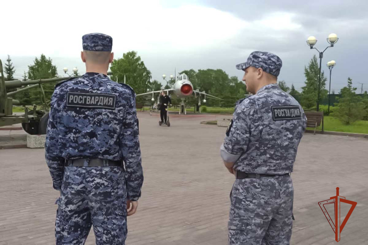 Росгвардия обеспечила безопасность празднования Дня России в Кузбассе 
