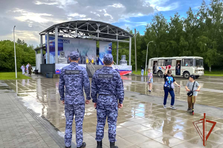 Росгвардия обеспечила безопасность празднования Дня России в Кузбассе 