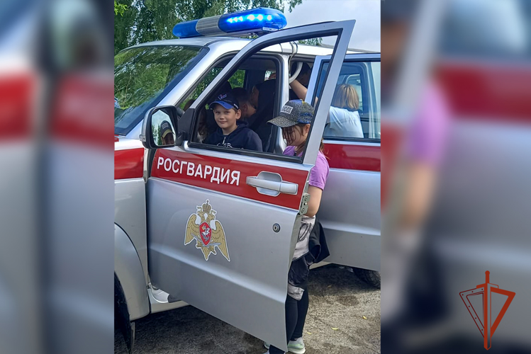 В Яшкино школьники познакомились с работой Росгвардии в рамках ведомственной акции 