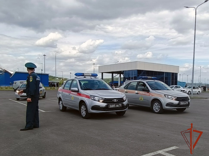 Росгвардия приняла участие в торжественном гарнизонном инструктаже нарядов полиции в Кемерове