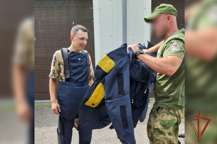 В Новокузнецке к акции «Каникулы с Росгвардией» присоединились юные участники