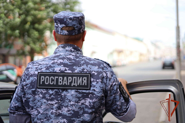 Росгвардейцы отреагировали на сигнал о совершении противоправных действий в отношении новокузнечанки