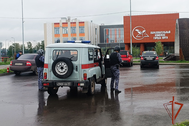 Росгвардия в Кузбассе провела учения по антитеррористической безопасности в школах