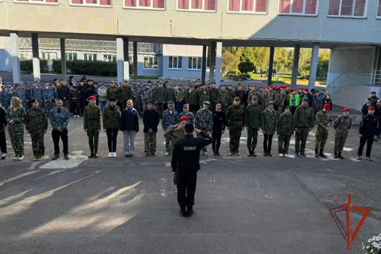 Росгвардия поддержала юнармейцев на первенстве по военно-прикладным видам спорта в Кемерове