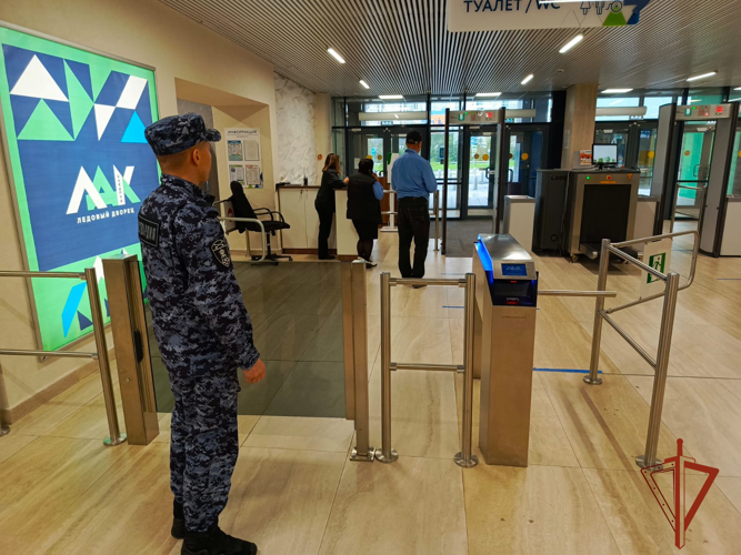 Росгвардейцы обеспечили безопасность хоккейных матчей в Кемерове и Новокузнецке 