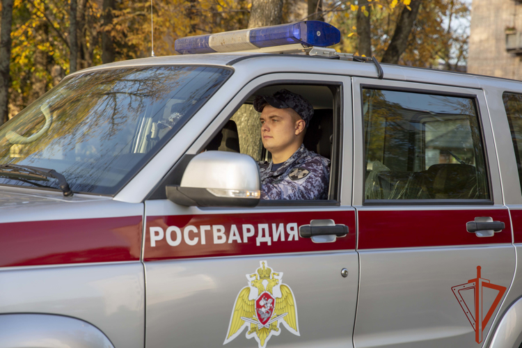 Росгвардейцами был задержан похититель крепкого спиртного из супермаркета (ВИДЕО)