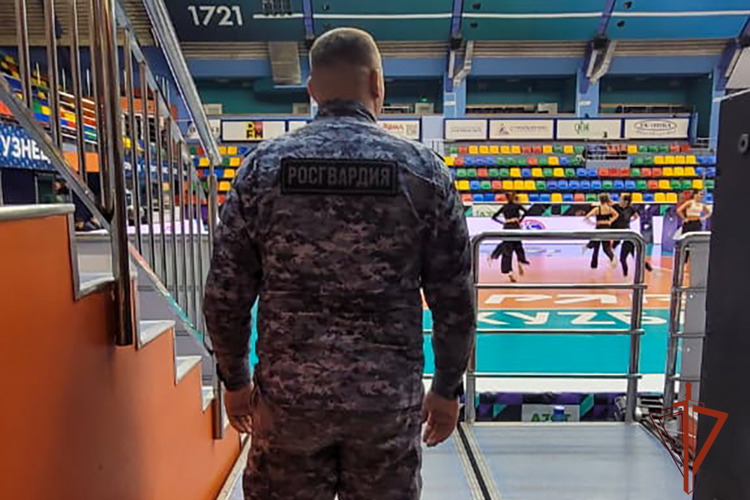 Безопасность волейбольного матча чемпионата России обеспечили росгвардейцы в Кузбассе 