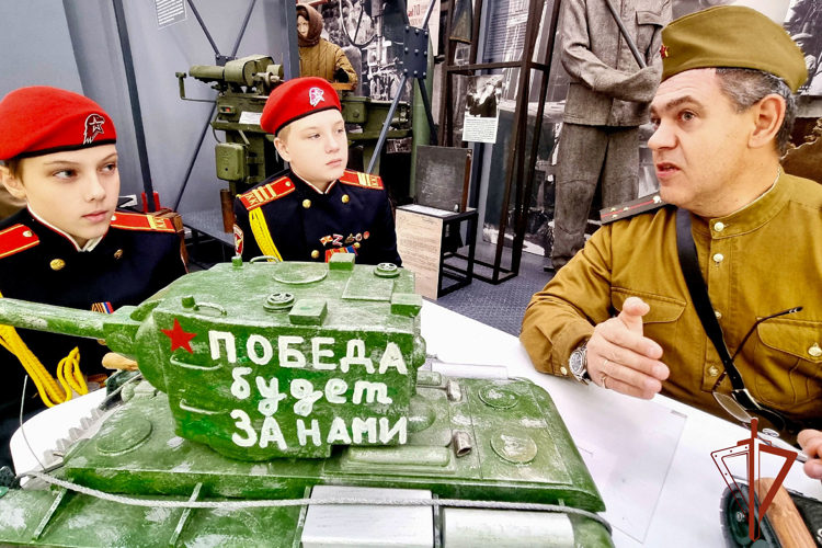 В Кемерове представители Росгвардии стали участниками масштабной культурно-образовательной акции «Ночь искусств» 