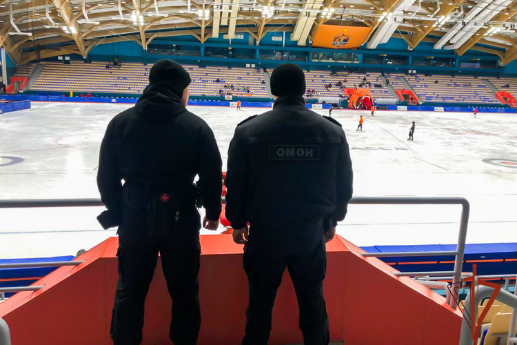 Росгвардия обеспечила безопасность на матчах ВХЛ и Чемпионата России по хоккею с мячом в Кемеровской области 