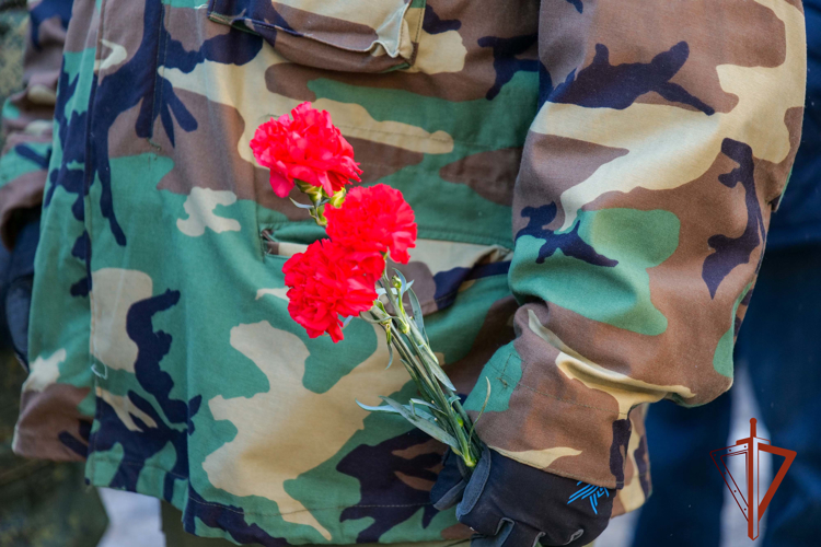 Кузбасские росгвардейцы почтили память павших защитников Отечества 