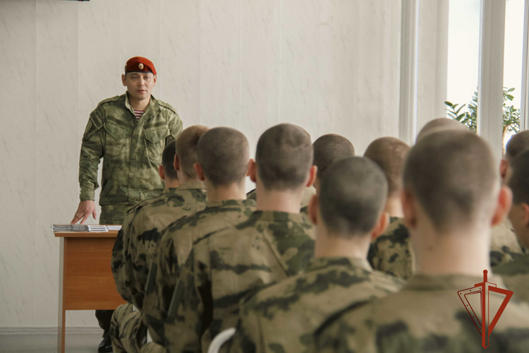Почти 300 кузбасских призывников отправились служить в Росгвардию