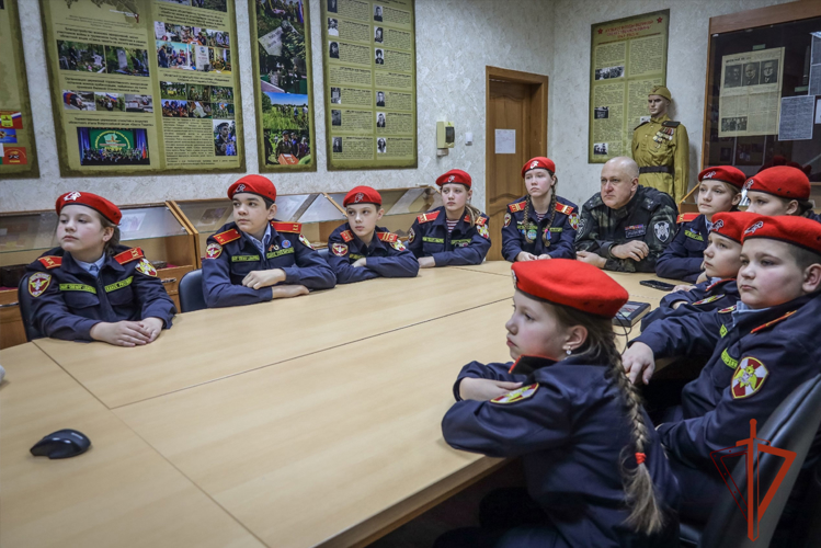 Росгвардейцы поддержали кадетов-поисковиков на ВКС-встрече с поисковиками Тверской области 
