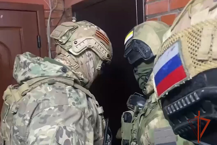 СОБР Росгвардии помог задержать подозреваемого в двойном убийстве