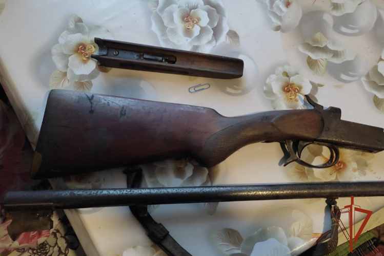 Жительница Березовского добровольно сдала найденное ружьё, пролежавшее в ее доме более 40 лет