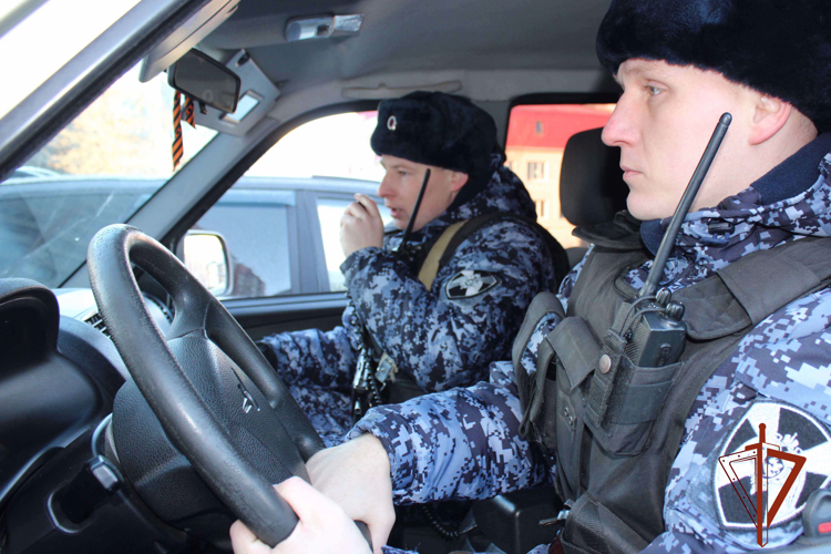 Росгвардейцы задержали похитителя алкоголя и сухофруктов из гипермаркета (ВИДЕО)