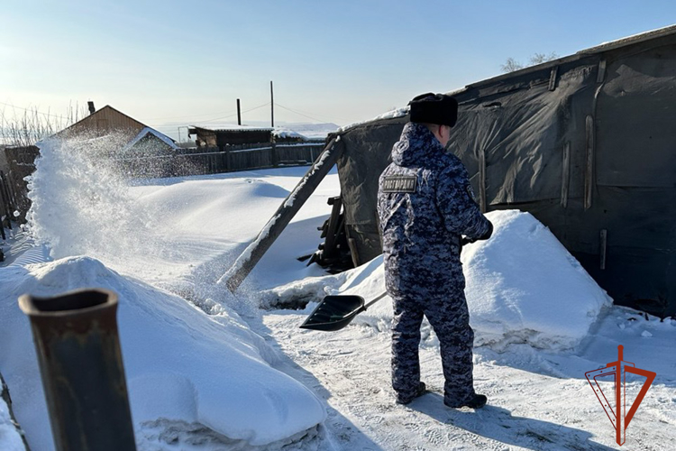 Кузбасские росгвардейцы оказали помощь ветерану Великой Отечественной войны 