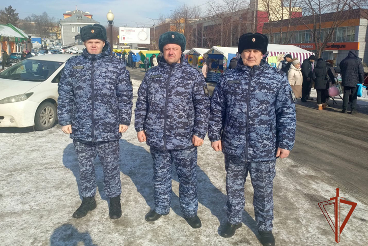 Росгвардейцы обеспечили безопасность на сельскохозяйственной ярмарке в Прокопьевске 