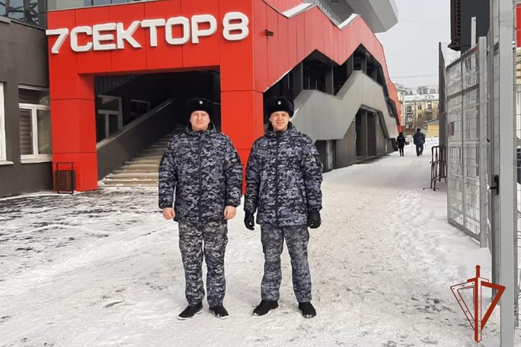 Росгвардейцы обеспечили правопорядок на хоккейном матче в южной столице Кузбасса