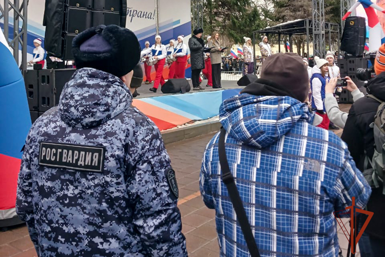 Росгвардейцы приняли участие в митинге-концерте «Крымская весна» и обеспечили безопасность мероприятия