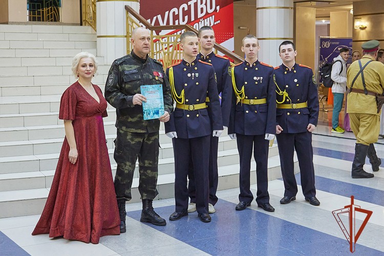 В Кузбассе состоялся первый Всекузбасский бал защитников, посвящённый Дню Росгвардии 