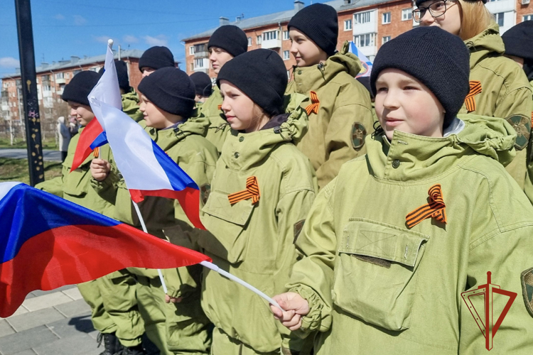 Акция-шествие «Шаг к Победе» прошла в Кемерове при участии юнгвардейцев