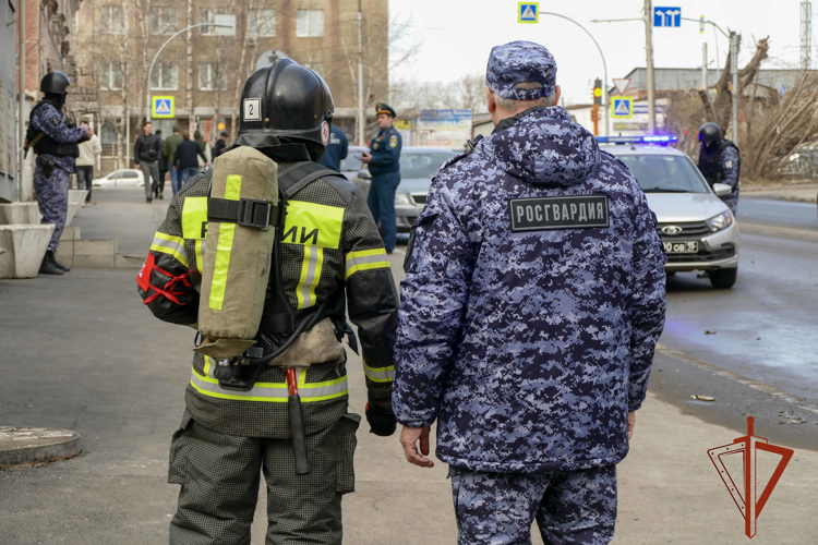 В Кузбассе прошли совместные учения Росгвардии и МЧС