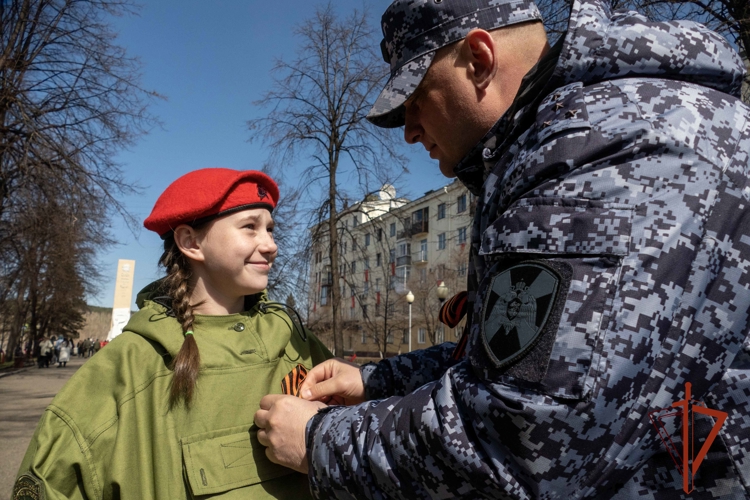 В преддверии Дня Победы сотрудники Росгвардии присоединились к всероссийской акции 