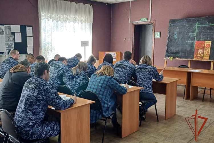 В Кузбассе Росгвардия поддержала общероссийскую акцию «Диктант Победы» 
