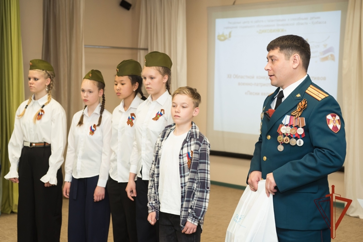 Росгвардейцы поддержали финал конкурса военно-патриотической песни в Кузбассе среди воспитанников реабилитационных центров