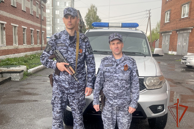 Росгвардейцы помогли вернуться домой потерявшемуся пенсионеру в Прокопьевске