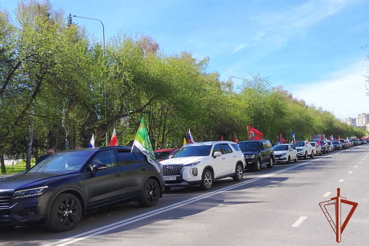 Кемеровские росгвардейцы приняли участие в патриотическом автопробеге к 80-летию Победы