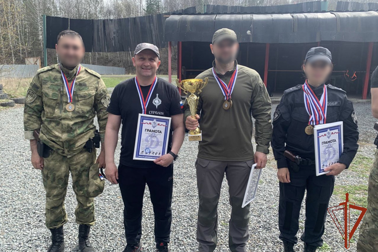 Сборная Росгвардии из Кузбасса одержала победу в региональных соревнованиях по стрельбе