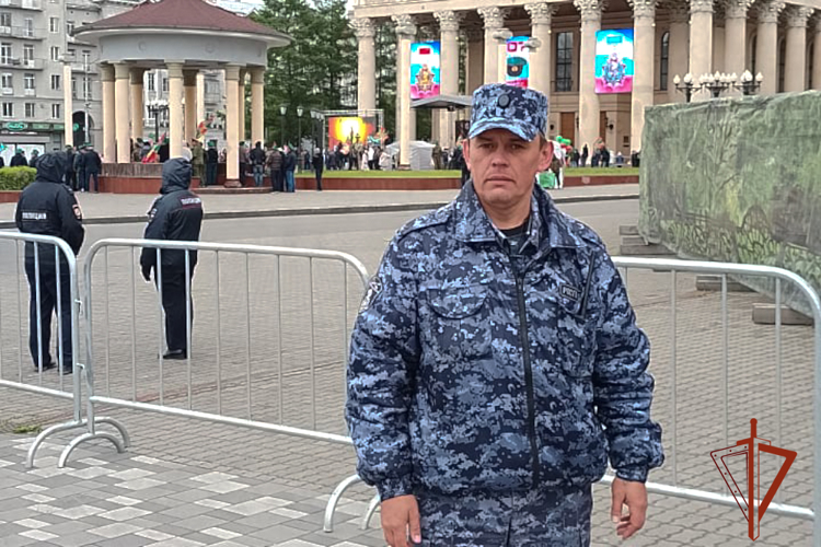 В Кузбассе росгвардейцы обеспечили правопорядок на мероприятиях ко Дню пограничника